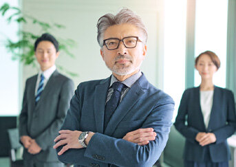役員定年とは～役員定年制のメリットとデメリット